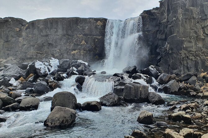 Golden Circle German-speaking small group tour from Reykjavík - Gullfoss waterfall: upper and lower parking makes it smoother