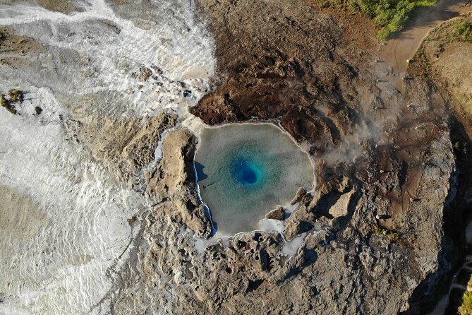 Golden Circle, Glacier & Northern Lights/Midnight sun / guided private tour - Gullfoss Waterfall: quick viewing, big payoff