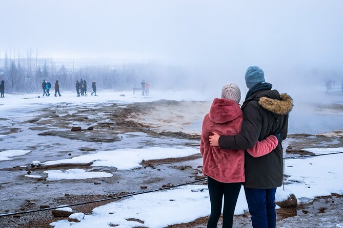 Golden Circle, Northern Lights and Blue Lagoon Tour with Ticket - Guides: how the human factor shapes the experience