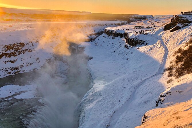 Golden Circle & Northern Lights Tour from Reykjavik - Kerið Crater and the Hveragerði break: short, practical stops