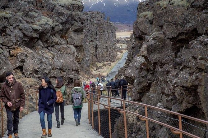 Golden Circle, Secret Lagoon & Kerið Small Group Tour - Kerið Crater: the short walk that makes the blue-green pop