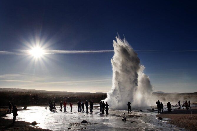Golden Circle Tales, Tomato Farm & Kerid – Small Group from RVK - Þingvellir National Park: Where Plates Meet and Parliament Began