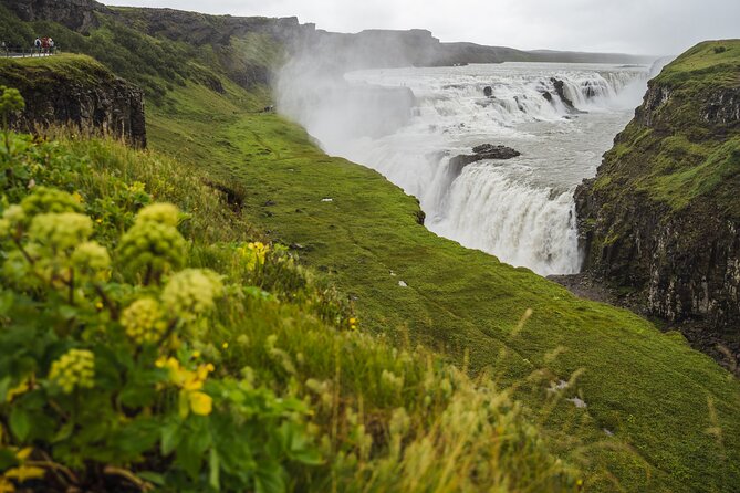 Golden Circle with Kerid Crater & Local Farm Visit in Small Group - Kerið Crater: walking the rim and seeing the scale up close