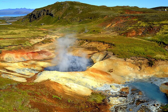Helicopter tour from Reykjavik: Hengill Area with at site landing - The flight plan: what you see from the sky