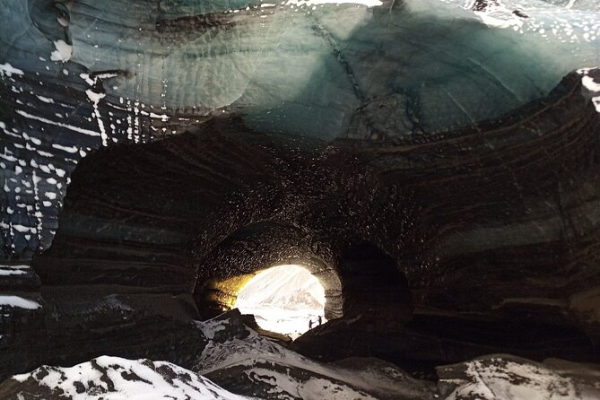 Ice Cave Katla Private Super Jeep Tour from Vík - Stop 2: Hjorleifshofdi, the Yoda Cave, and a black sand beach with elbow room