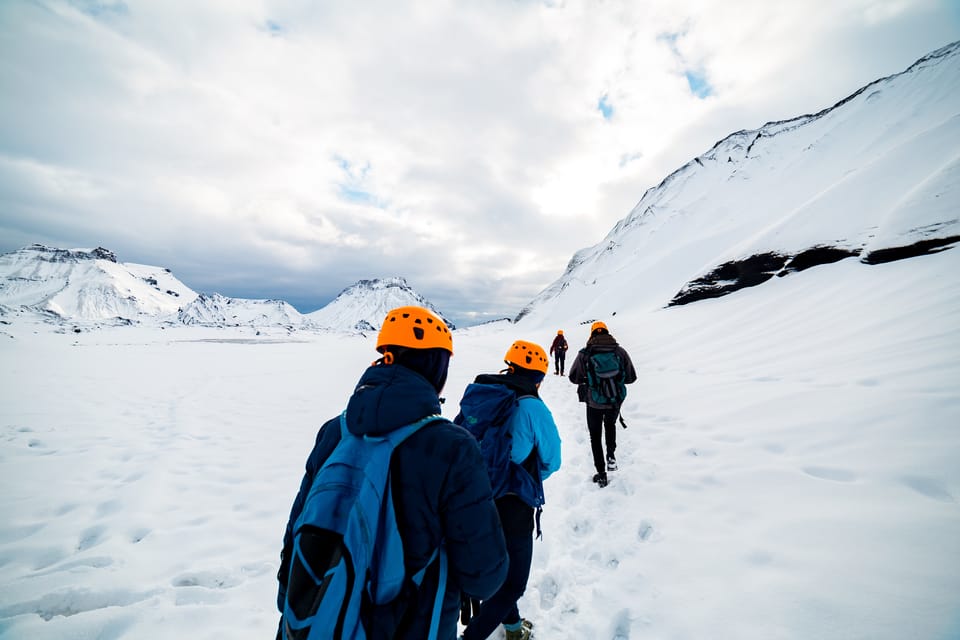 Iceland 3-Day Tour Golden Circle, Glacier Lagoon, & Ice Cave - Your Two Nights in the Skaftafell Area: Shared rooms, private bathrooms, and a base for wild weather