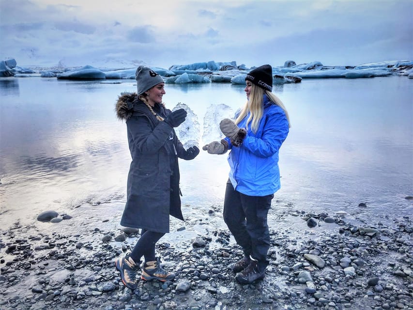 Iceland 3-Day Tour Golden Circle, Glacier Lagoon, & Ice Cave - Guides, group size, and the difference between seeing and understanding
