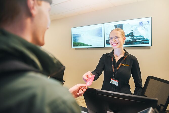 Iceland Airport Transfer from Reykjavík Hotels to KEF Airport - Flybus to KEF: what the ride feels like