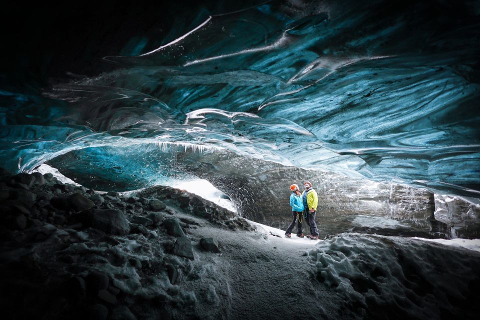 Iceland: Ice Cave Captured with Professional Photos - Timing and Group Size: The 3-Hour Reality Check