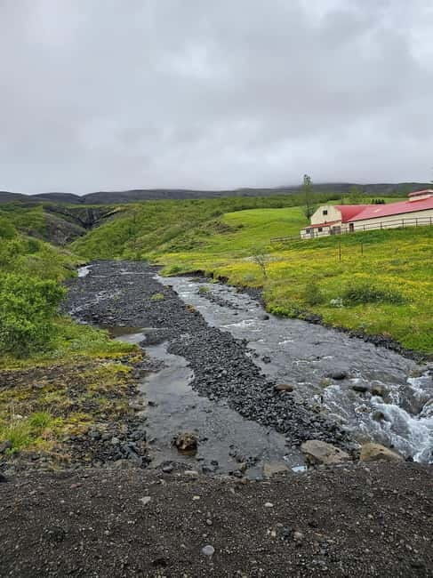 Iceland Reykjavik: Golden Circle Private Tour - Geysir hot springs and Strokkur: the eruption that keeps showing up
