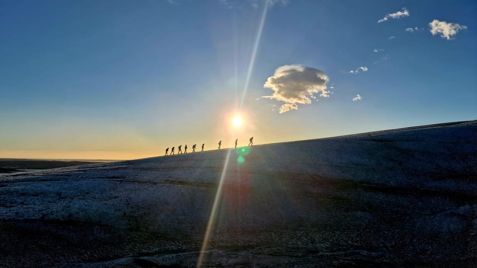 Jökulsárlón: Blue Ice Cave Tour and Glacier Walk - Small-Group Size and Guide Skills: The Human Factor