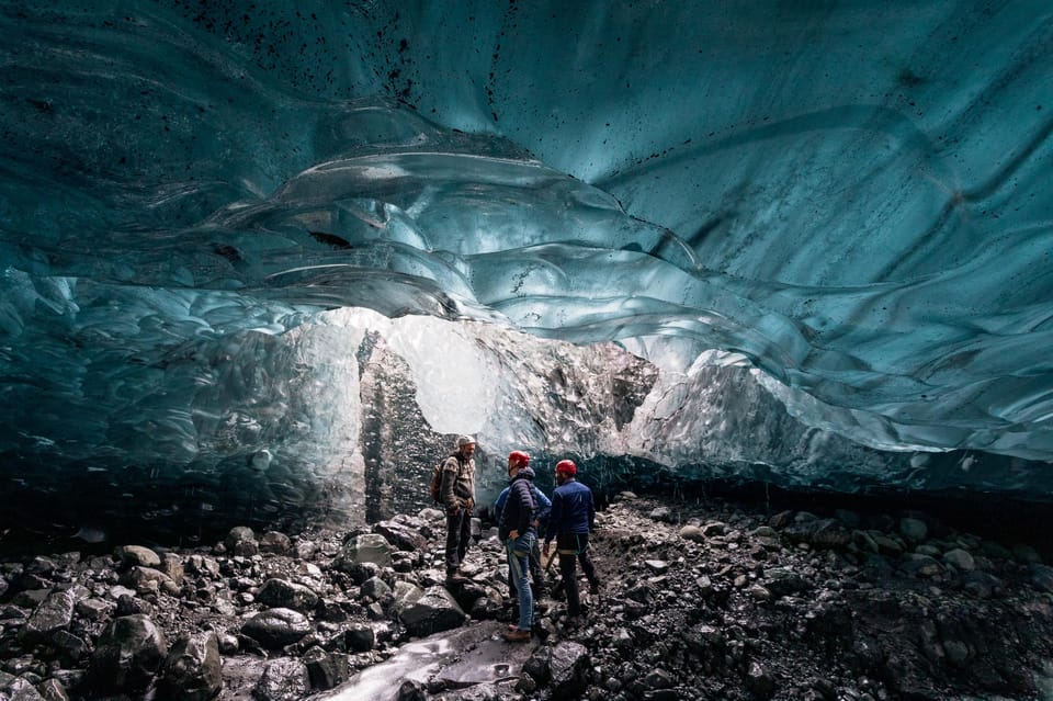 Jökulsárlón: Crystal Ice Cave Super Jeep Tour - Crowd and conditions: what can change, and how to handle it