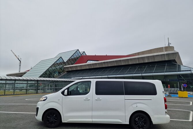 Keflavik Airport Private Transfer Round Trip - Keflavík to Reykjavik: why this transfer feels easier than taxis