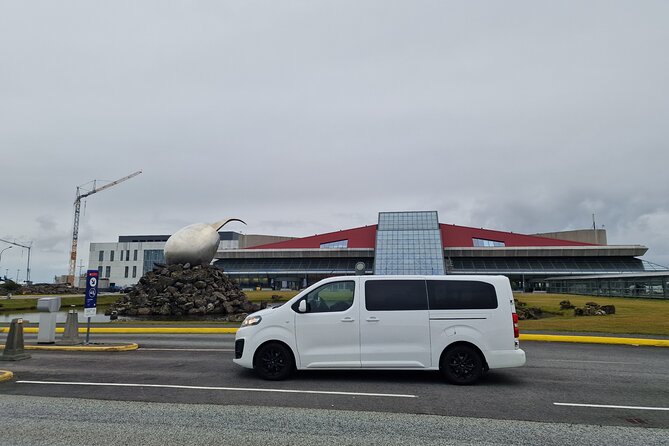 Keflavik Airport Private Transfer Round Trip - The ride to Reykjavik: 45–50 minutes, plus rush hour reality