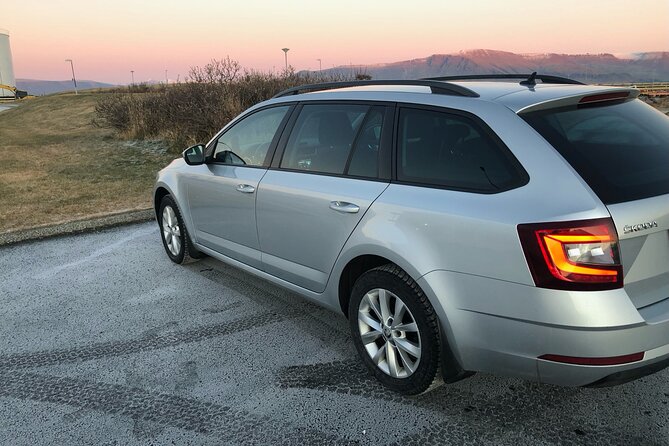 Keflavik International Airport Private Transfer To/From Reykjavik - Flight Monitoring and Free Waiting Time: The Real Stress Reducer