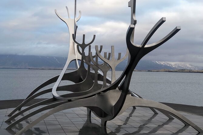 Keflavik International Airport Private Transfer To/From Reykjavik - Wi‑Fi Photo Uploads on the Way In