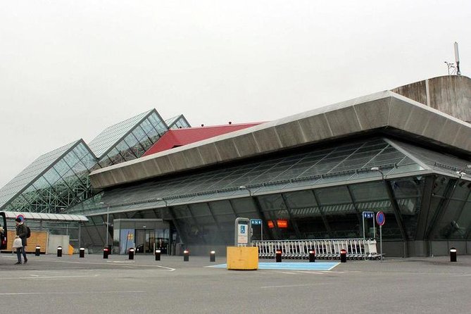 Keflavik To Reykjavik Private Luxury Airport Transfer - Hotel pickup and drop-off: convenience you actually feel