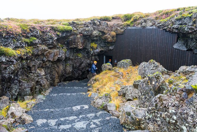 Lava Caving Experience - Group size reality check: maximum 15 vs. what you might see