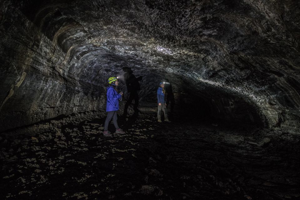 Leidarendi Cave: Lava Tunnel Caving from Reykjavik - Darkness, headlamps, and getting your bearings fast