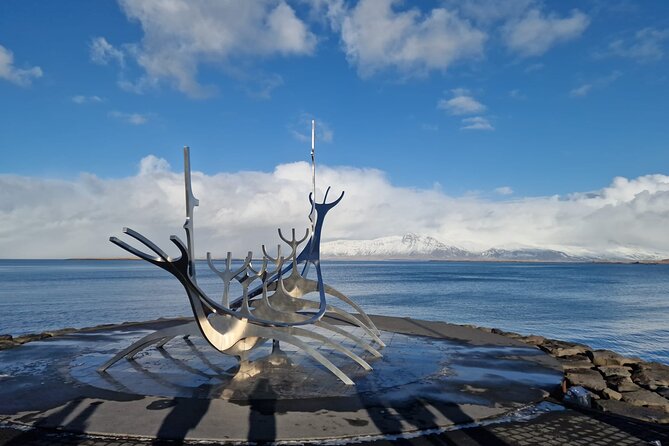 Luxury Private Transfer from Reykjavik to Keflavik Airport - The 45-Minute Drive to KEF: Comfort, Safety, and Timing