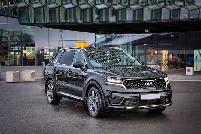 Luxury Private Transfer from Reykjavik to Keflavik Airport - What Happens Right Before You Leave: Meeting, Luggage, and Calm