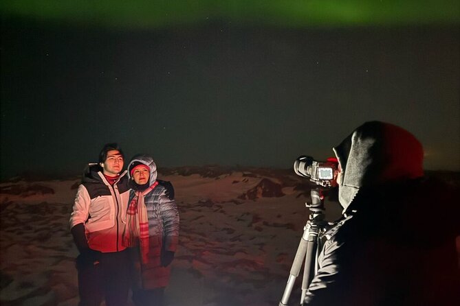 Northern Lights 4x4 Tour with Pastries and Cocoa from Reykjavik - Where you stand to watch: seeing with your eyes vs camera magic