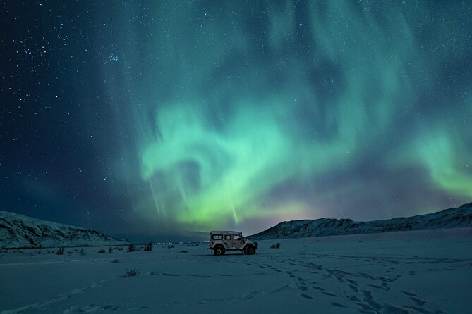 Northern Lights 4x4 Tour with Pastries and Cocoa from Reykjavik - Pickup timing and small-group comfort (the part that affects your experience most)