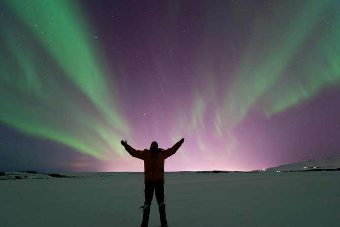 Northern Lights Guided Bus Tour from Reykjavik - How the guide finds a viewing spot that makes sense