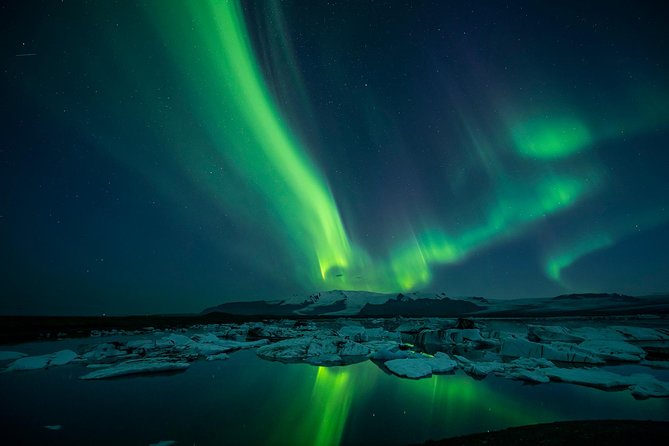 Northern Lights Guided Bus Tour from Reykjavik - Comfort and group size: the trade-off for easier logistics