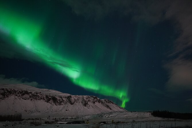 Northern Lights In luxury off-road SUV with Photos and Treats - Treats, hot chocolate, and photo-ready breaks
