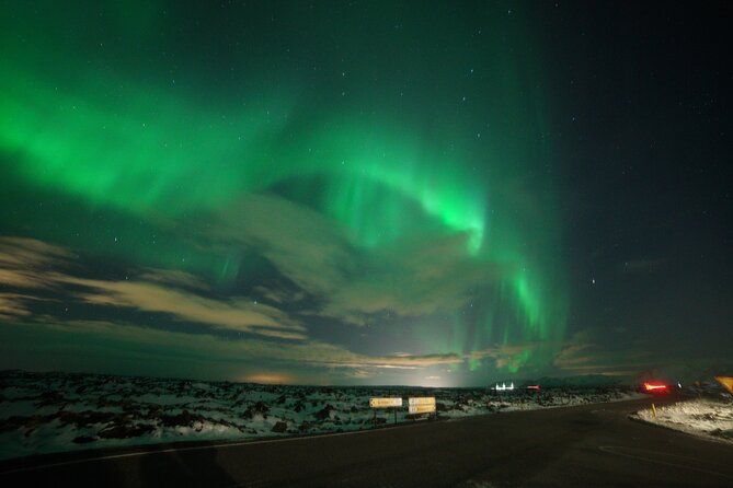 Northern Lights In luxury off-road SUV with Photos and Treats - The hunt experience: how the guide increases your odds