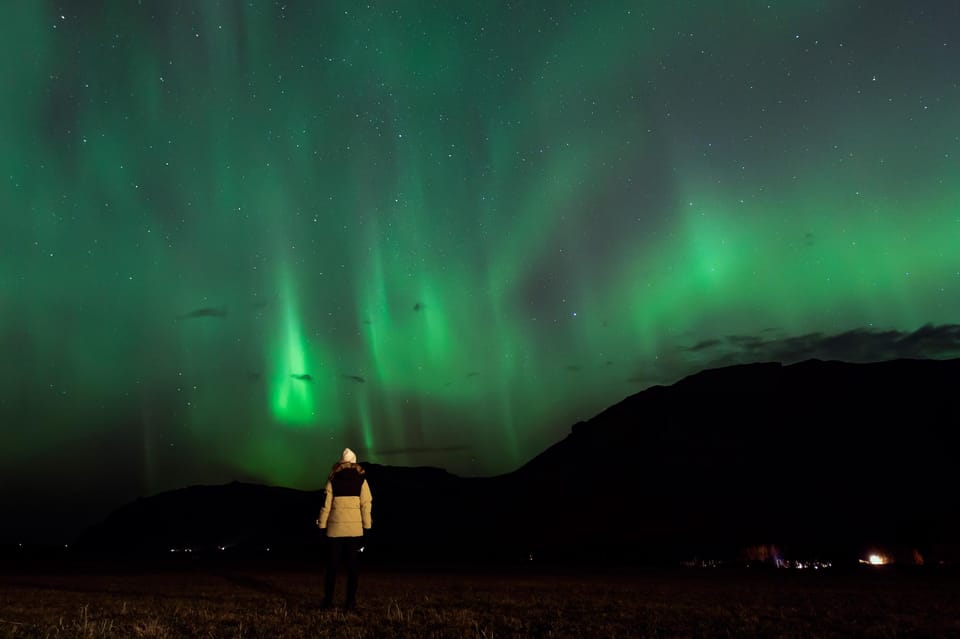 Northern Lights in Mini Bus, Photos, Hot Cocoa and Pastries - Key things to love about this Northern Lights tour