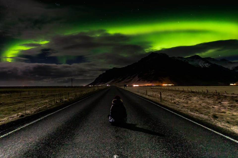 Northern Lights in Mini Bus, Photos, Hot Cocoa and Pastries - A Northern Lights hunt that feels warm, not stressful