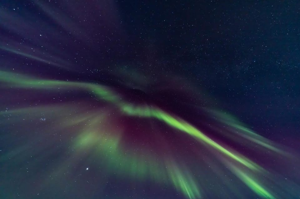 Northern Lights in Mini Bus, Photos, Hot Cocoa and Pastries - Cozy comfort: blankets, hot cocoa, and pastries while you wait