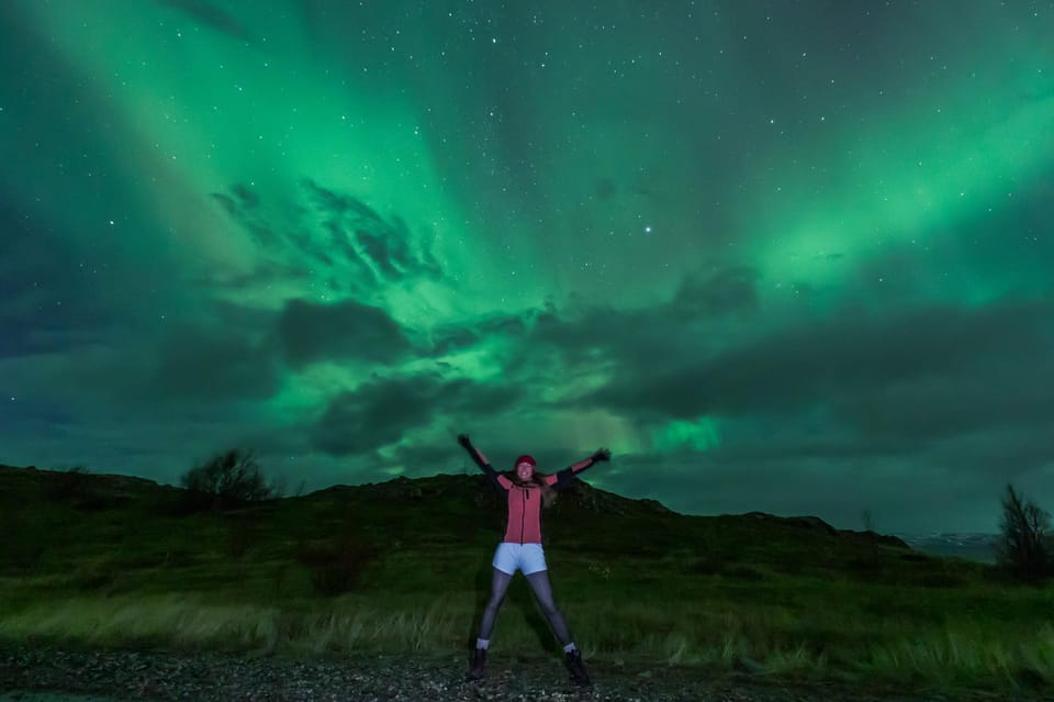 Northern Lights in Mini Bus, Photos, Hot Cocoa and Pastries - Aurora photos: why complimentary pictures matter