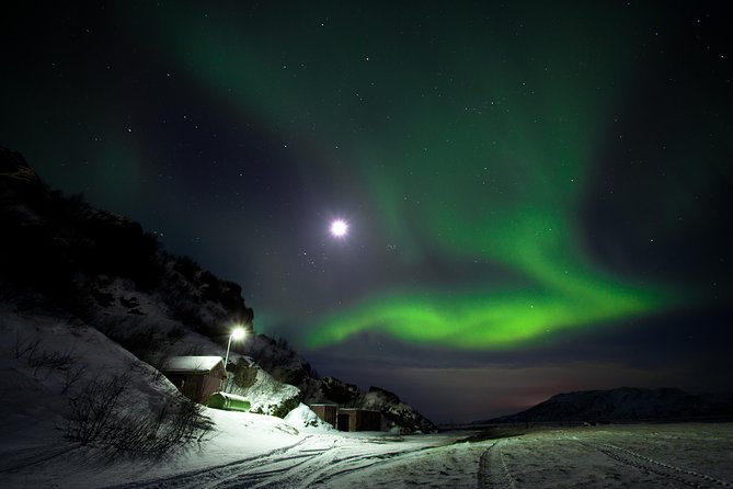 Northern Lights Minibus Tour with Hot Cocoa, Blankets & Photos - Price and value: what the $106.44 covers (and what it doesn’t)