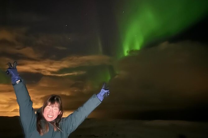 Northern Lights Private Guided Tour With Professional Photos - Warm Treats and On-Board Comfort: Hot Chocolate, Cinnamon Rolls, and Wi‑Fi