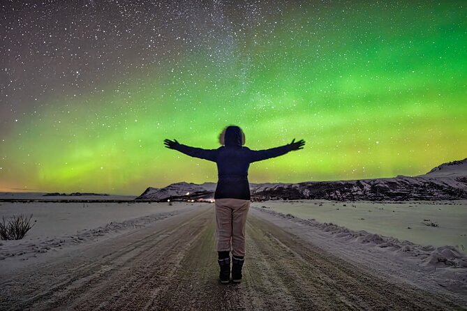 Northern Lights Small Group Tour from Reykjavik - Photo Help and Warm Treats: The Practical Perks That Matter
