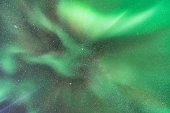 Northern Lights Small Group Tour from Reykjavik with Free Photos - What included snacks and hot chocolate actually do for your night