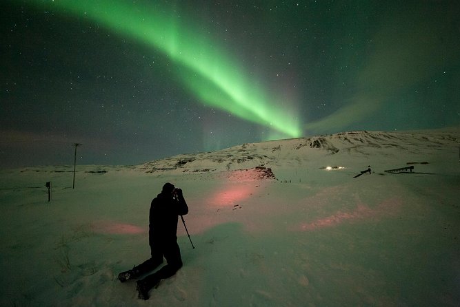 Northern Lights Small-Group Tour From Reykjavik with Hot Drink - Why the ride out of town is the real start of the night