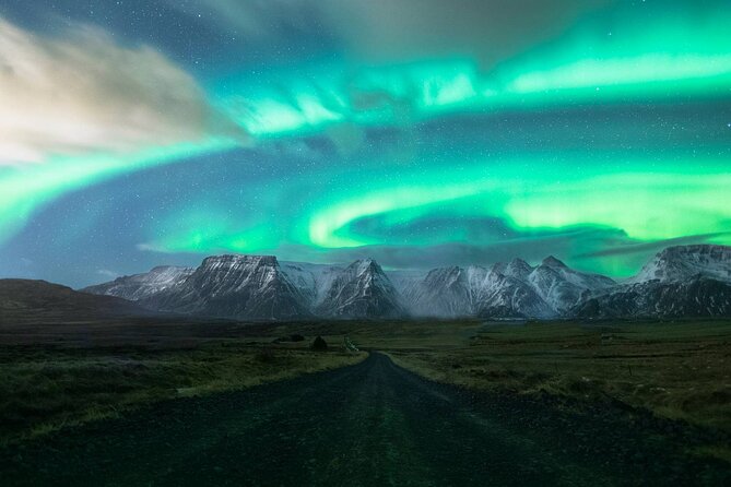 Northern Lights Small-Group Tour with Free Photos & Hot Chocolate - What to do during the wait: listen, position, and don’t rush the camera