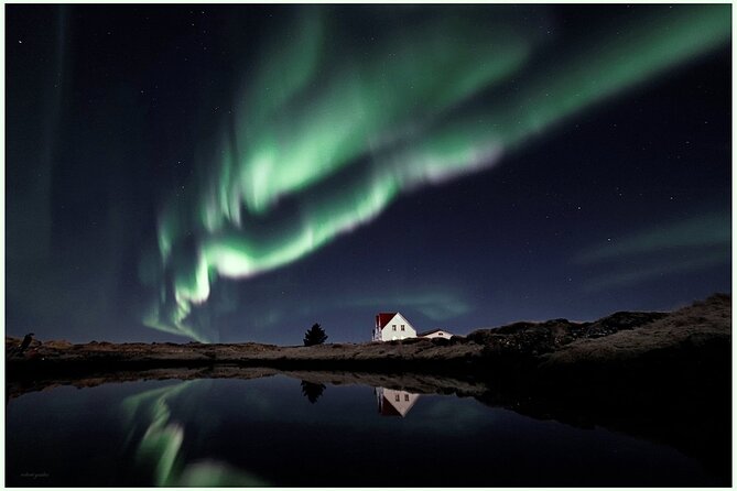 Northern Lights Small-Group Tour with Hot Chocolate & Photos - Key points before you go