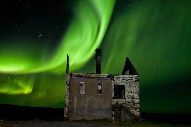Northern Lights Small-Group Tour with Hot Chocolate & Photos - Reykjavík Departure Planning: Forecast, Waiting, and Spot Changes