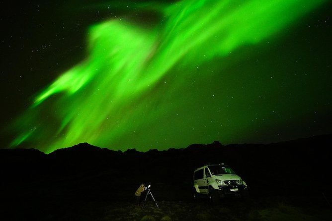 Northern Lights Tour from Reykjavik in a Super Jeep - Why chasing the aurora needs more than good luck