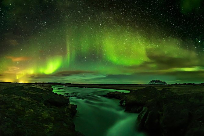 Northern Lights Tour from Reykjavik with Lifetime Guarantee - What the Guide Teaches: Science, Folklore, and Photo Help
