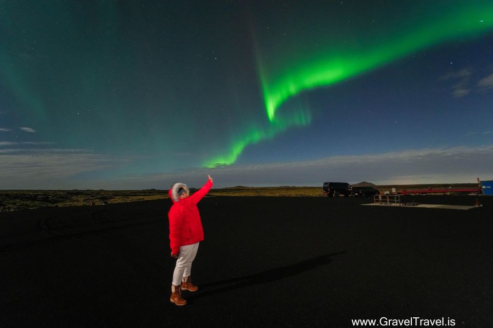 Northern Lights Tour From Reykjavik with Photography - The bus/coach ride: leaving the city glow is the whole point