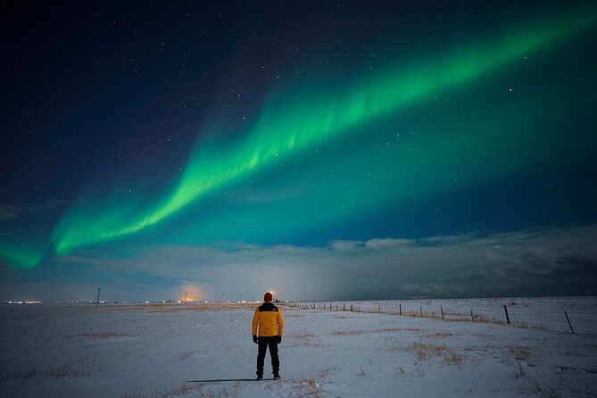Northern Lights Tour with Photos, Snacks, Warm Snowsuits, Chairs - Who should book this Northern Lights tour from Reykjavík