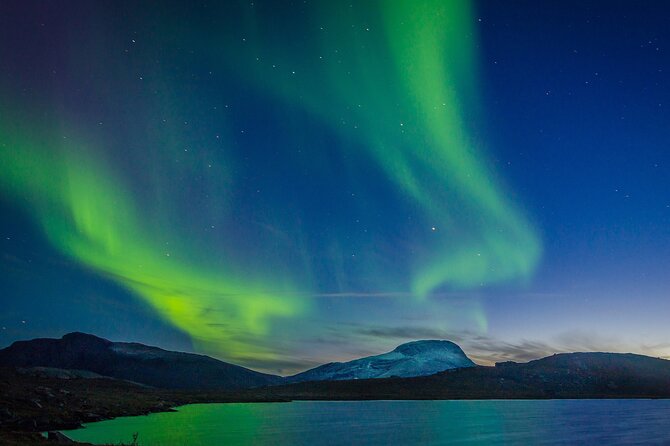 Northern Lights Yacht Cruise in Reykjavik - Why a yacht cruise helps your northern lights chances