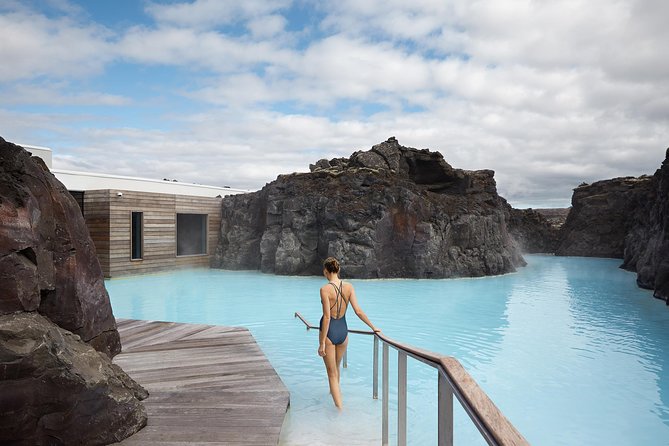 Private Airport - Blue Lagoon - Reykjavík - Meeting Your Driver: Arrival Hall Meets Real-World Ease