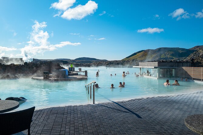 Private Airport Transfer with Blue Lagoon - Admission included - Private group energy: the difference between a tour and a plan